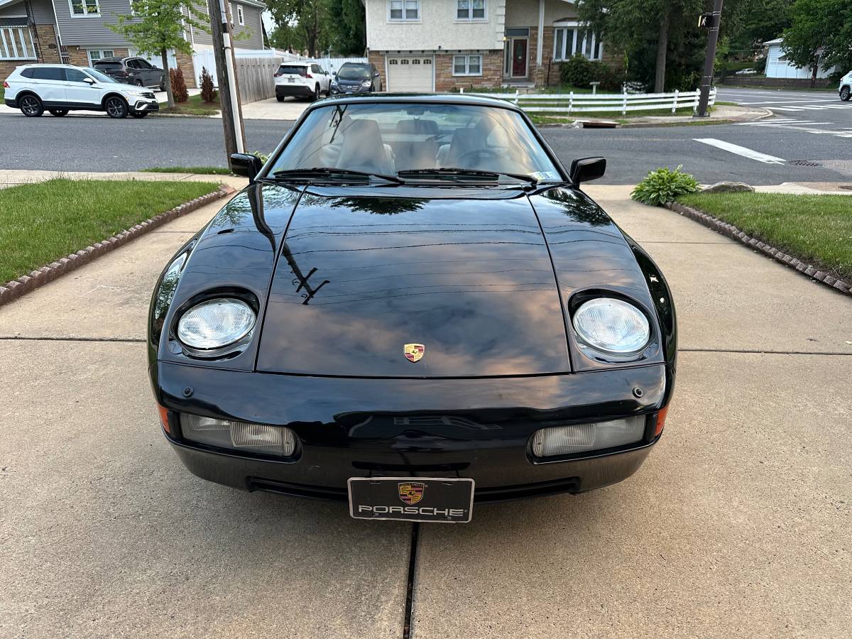Porsche-928s4-1988-black-2