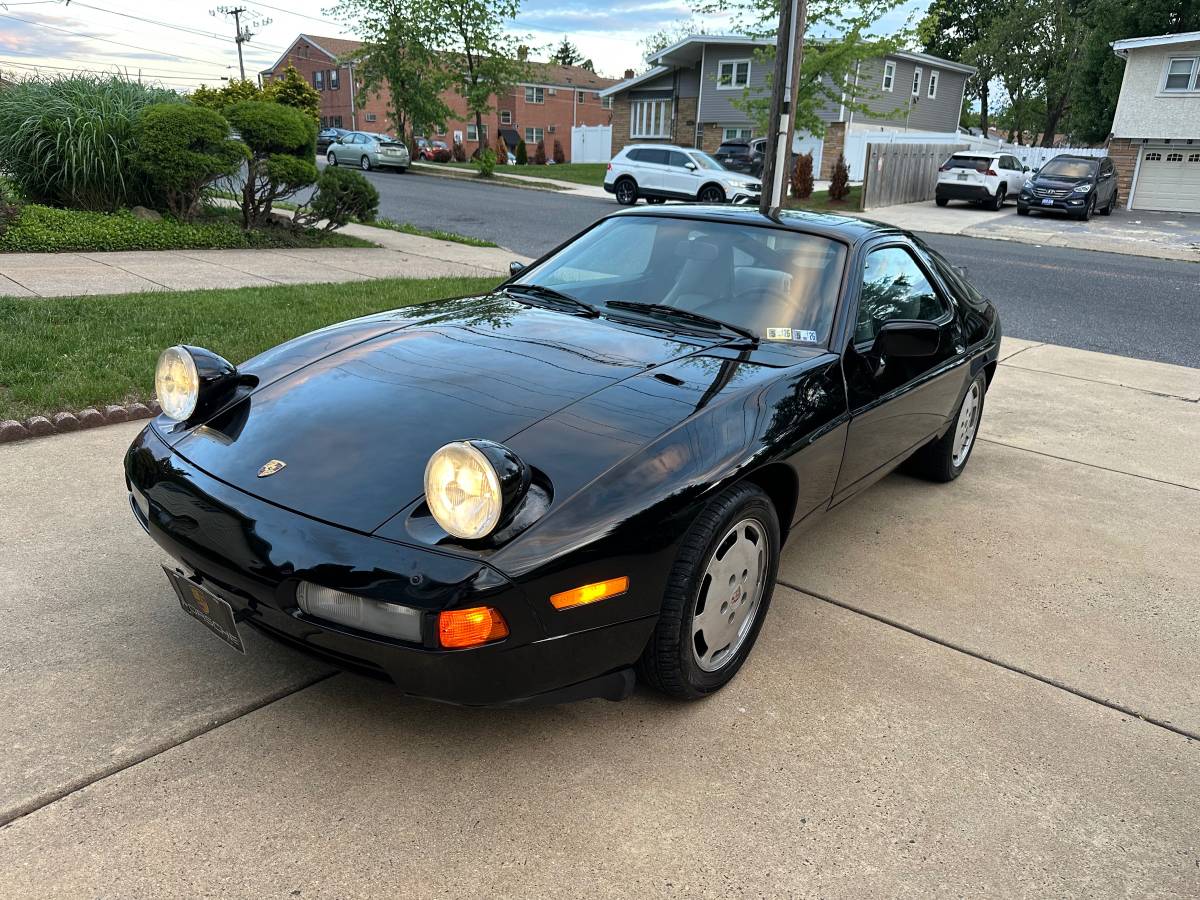 Porsche-928s4-1988-black-8