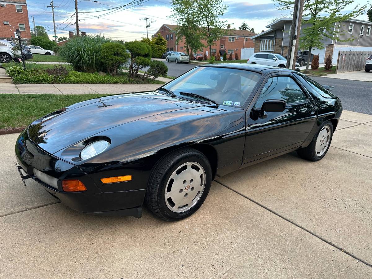 Porsche-928s4-1988-black