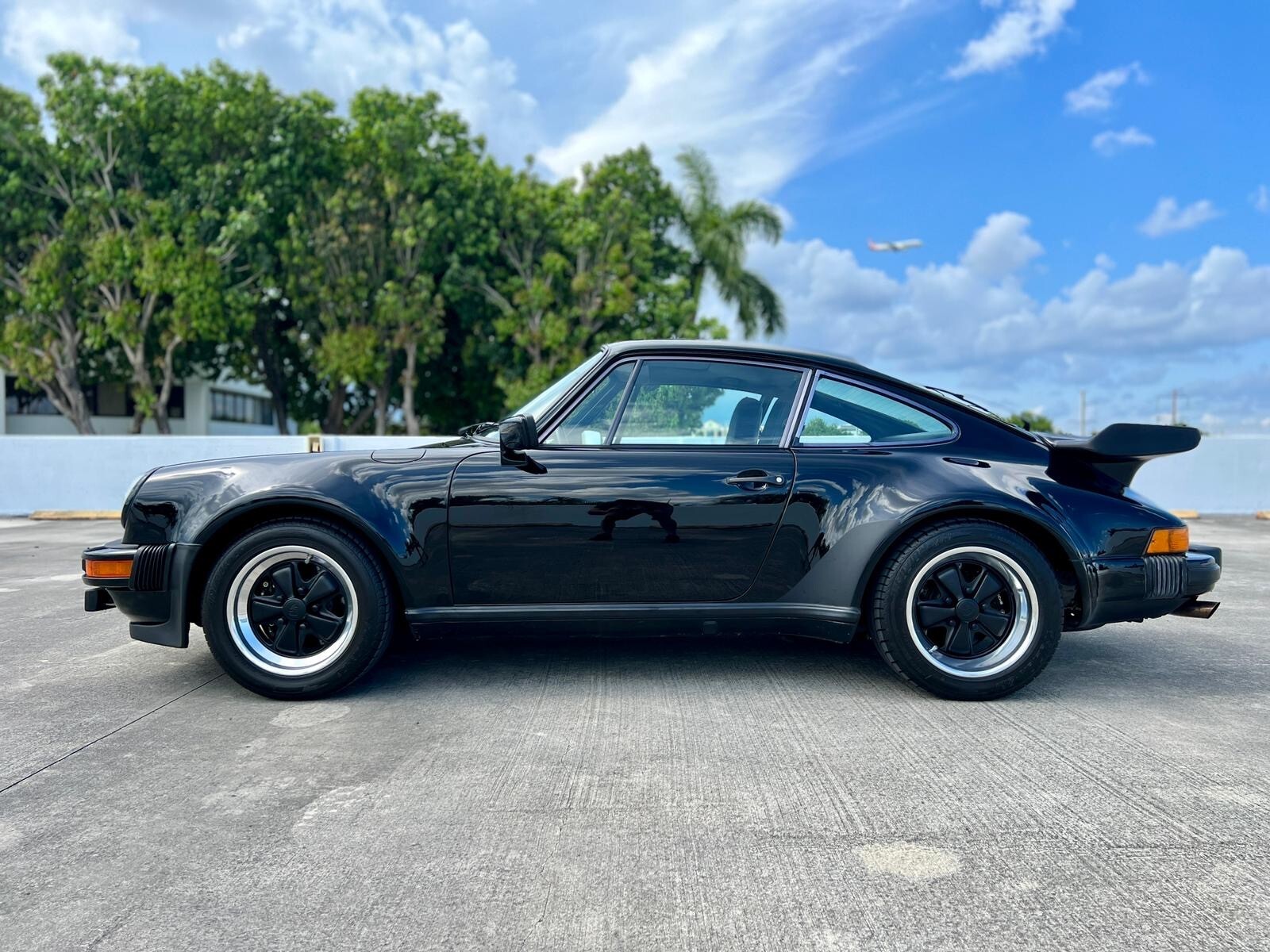 Porsche-930-1979-Coupe-1