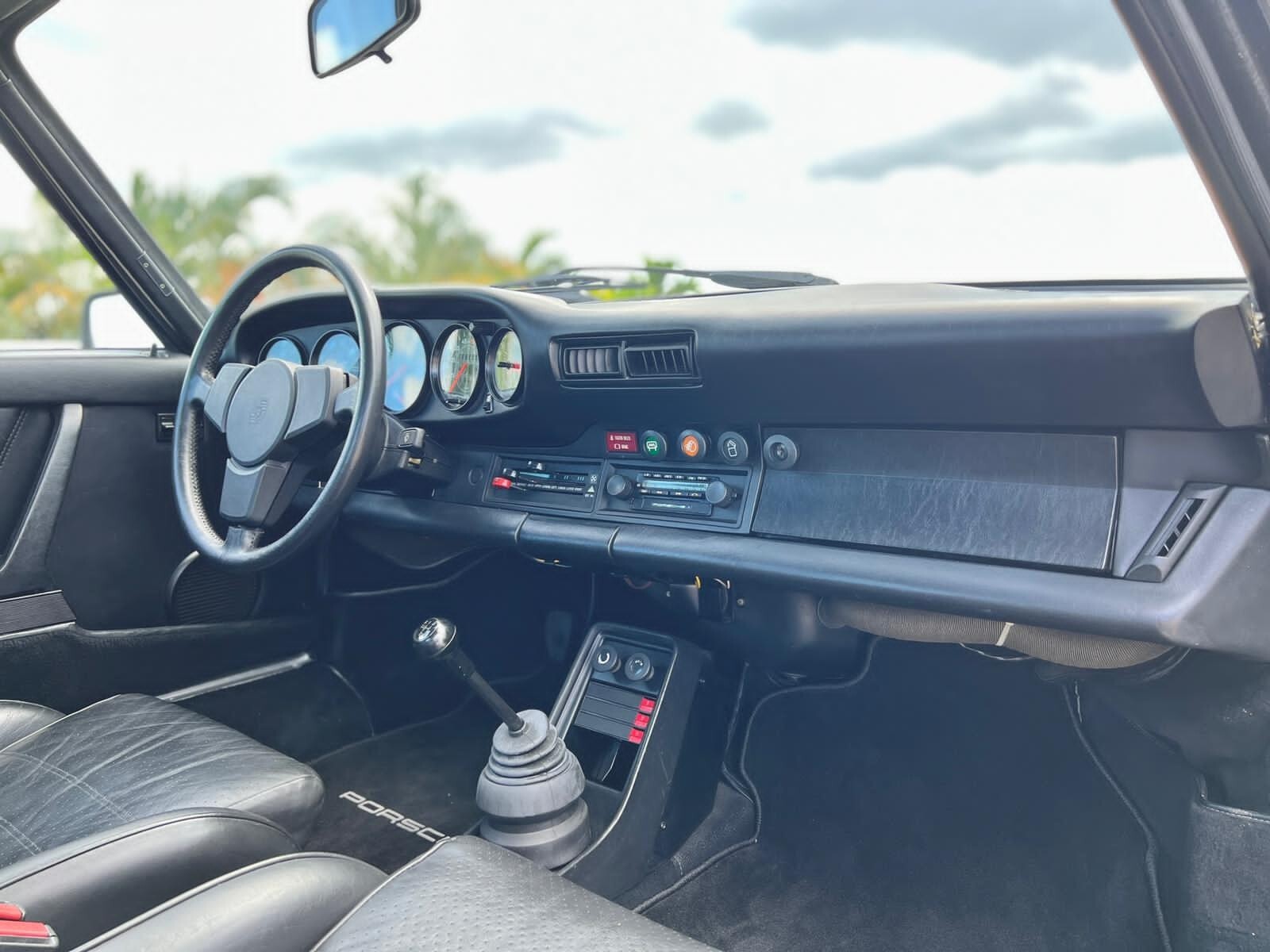 Porsche-930-1979-Coupe-10