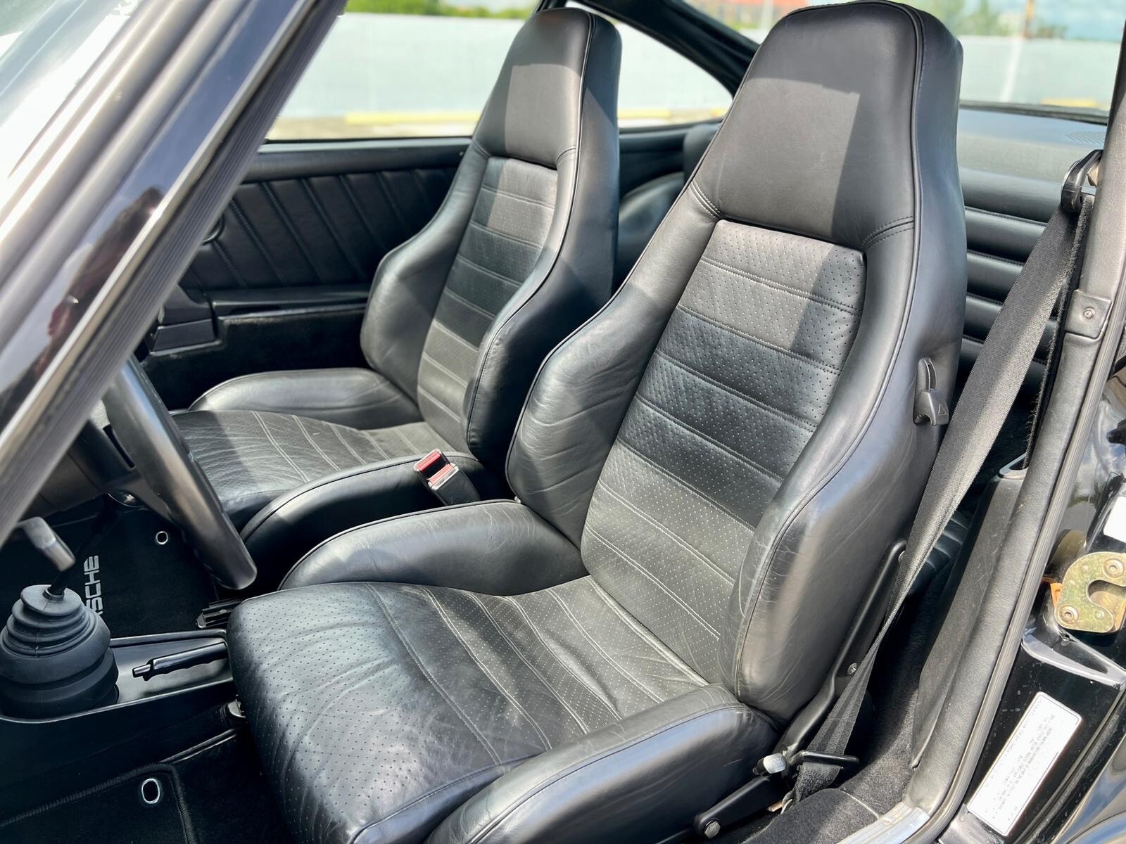 Porsche-930-1979-Coupe-12