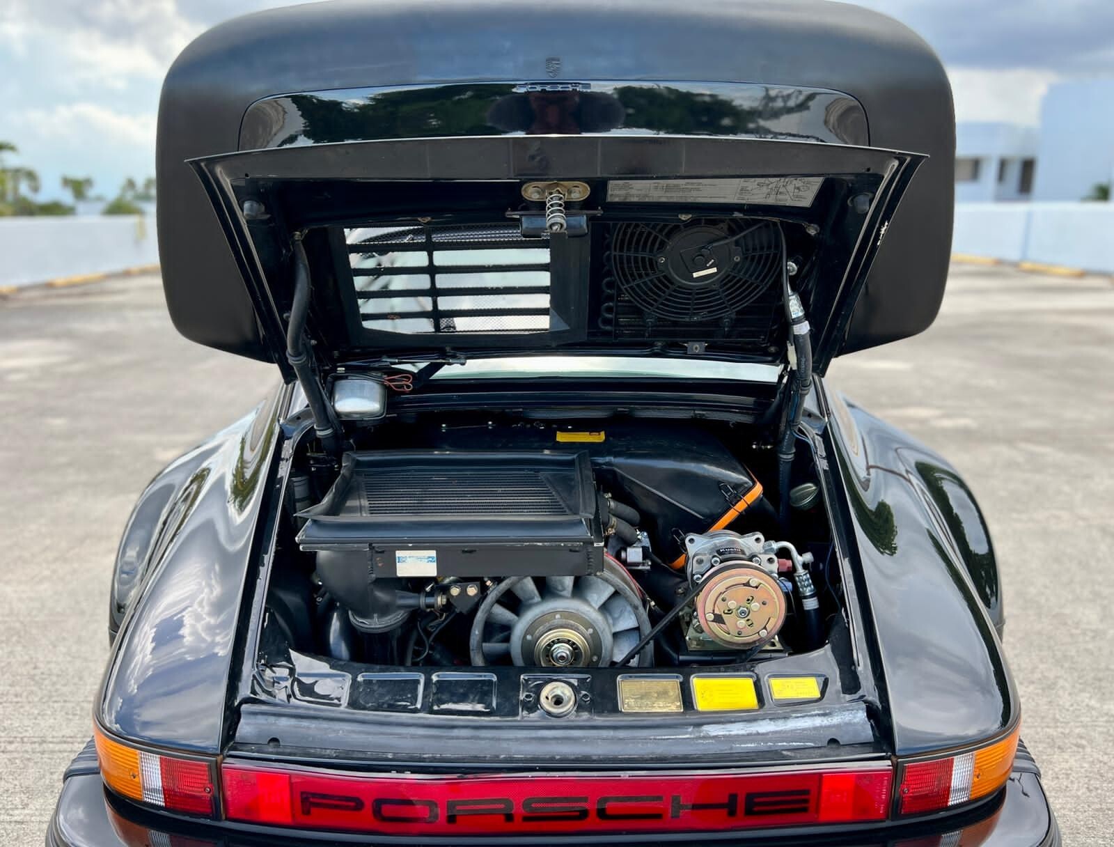 Porsche-930-1979-Coupe-19