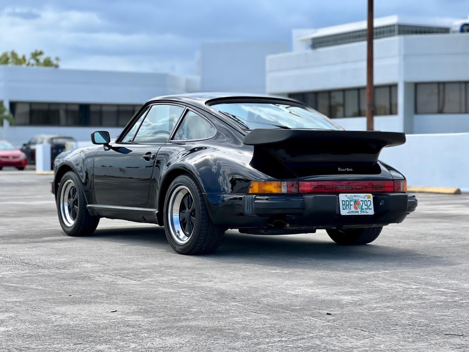 Porsche-930-1979-Coupe-2