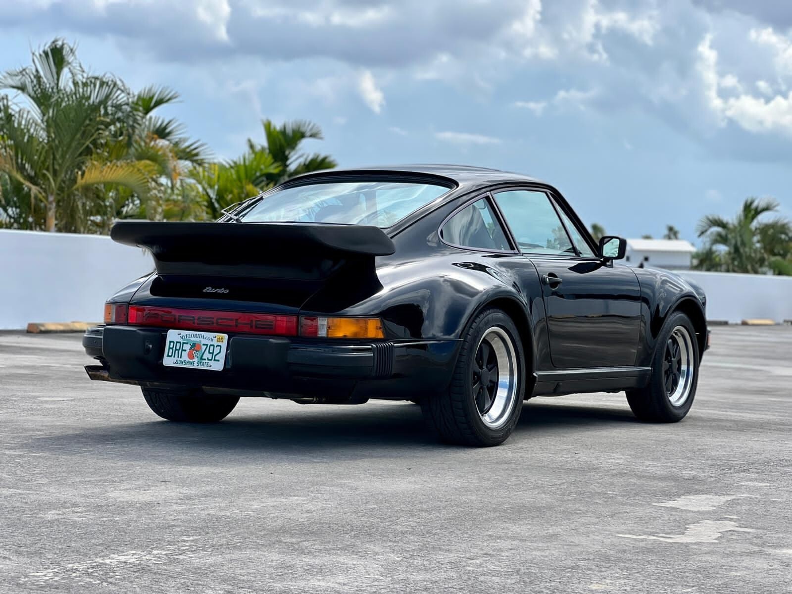 Porsche-930-1979-Coupe-4
