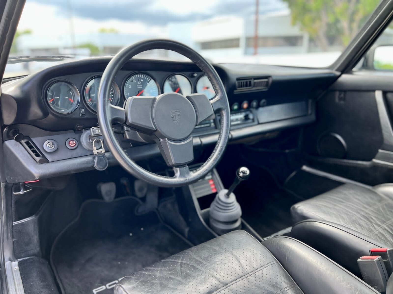Porsche-930-1979-Coupe-9