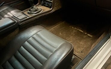Porsche-944-1983-10