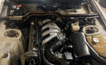 Porsche-944-1983-13