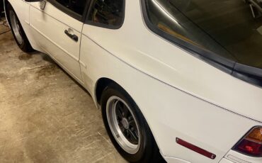 Porsche-944-1983-2