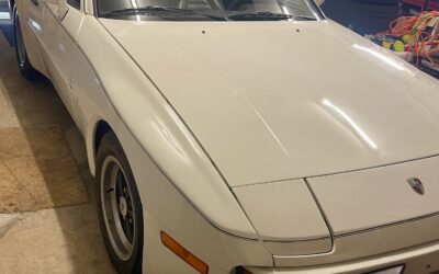 Porsche 944 1983