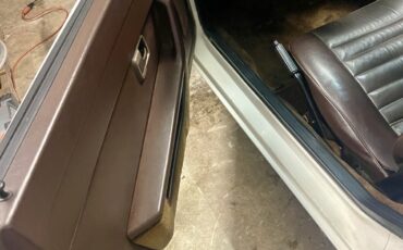 Porsche-944-1983-7
