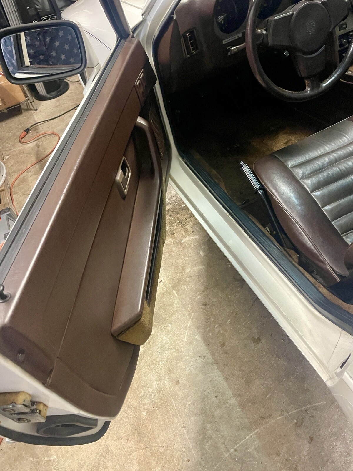 Porsche-944-1983-7