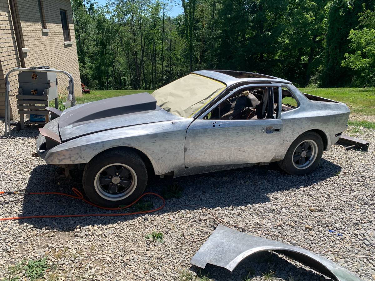 Porsche-944-1985-silver-10
