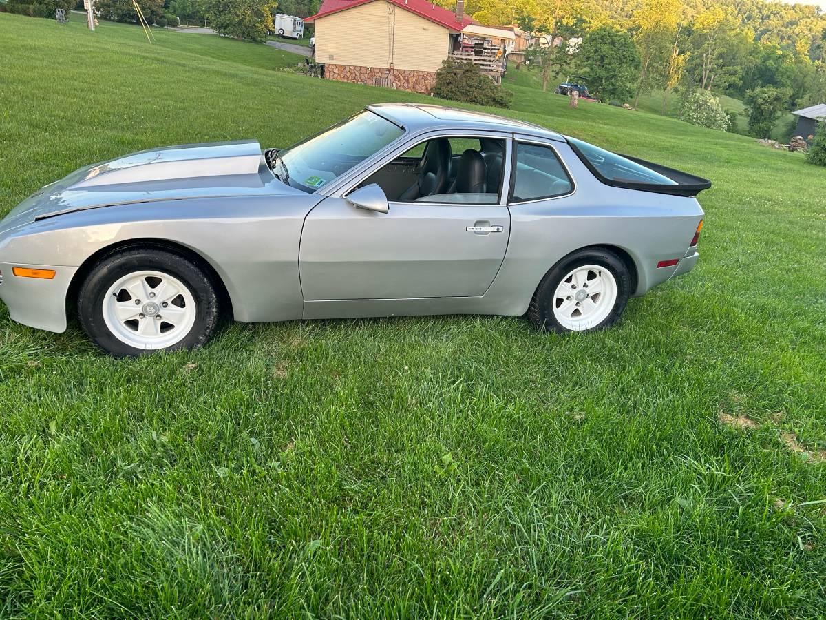 Porsche-944-1985-silver-2