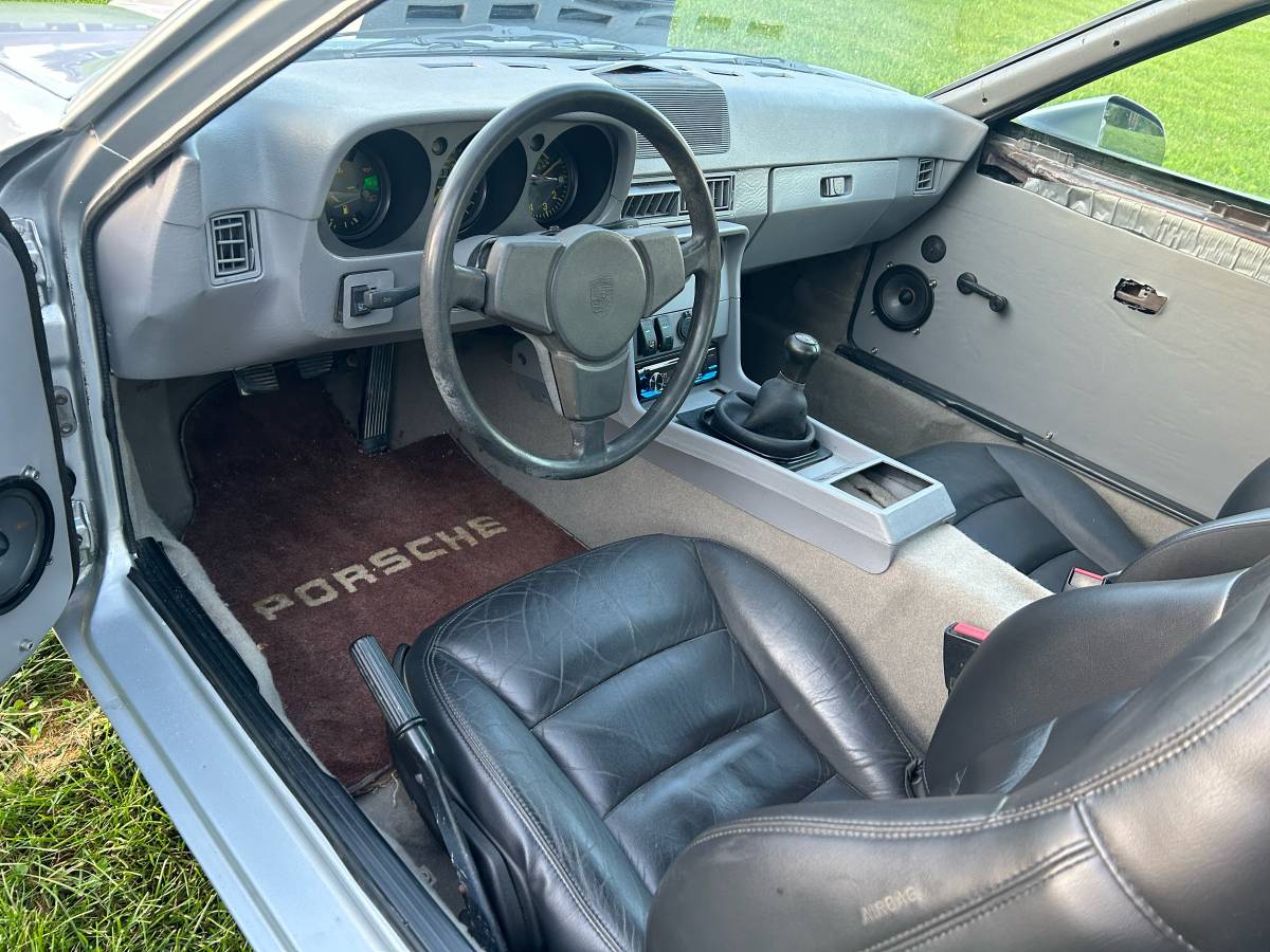 Porsche-944-1985-silver-6