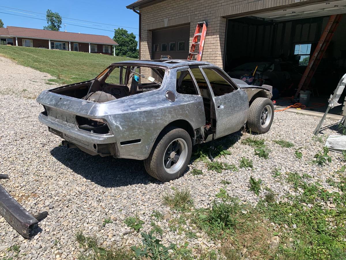 Porsche-944-1985-silver-9