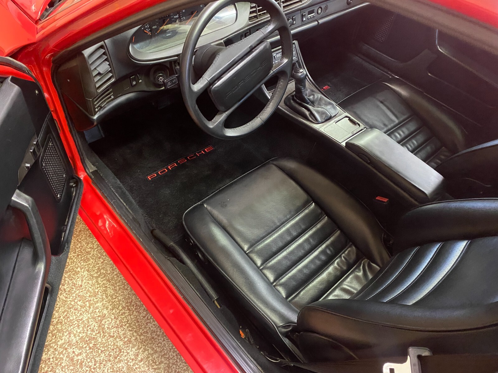 Porsche-944-1987-Coupe-7
