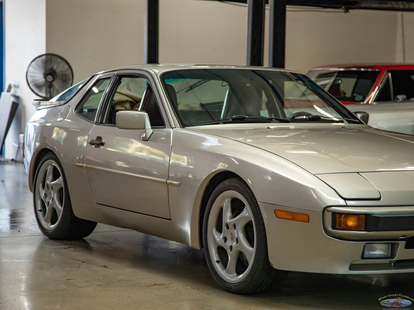 Porsche-944-1987-Hatchback-10