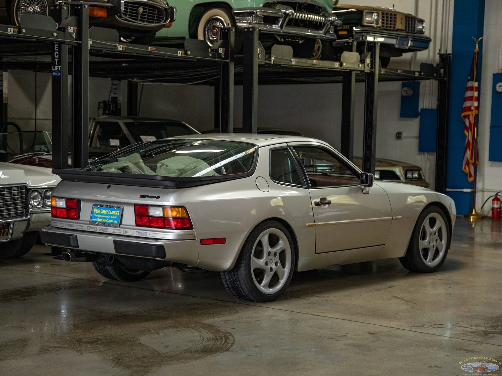 Porsche-944-1987-Hatchback-23