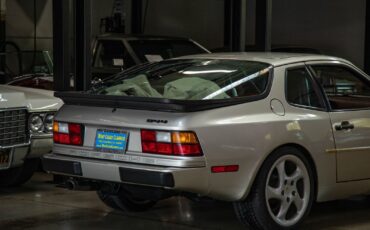 Porsche-944-1987-Hatchback-24