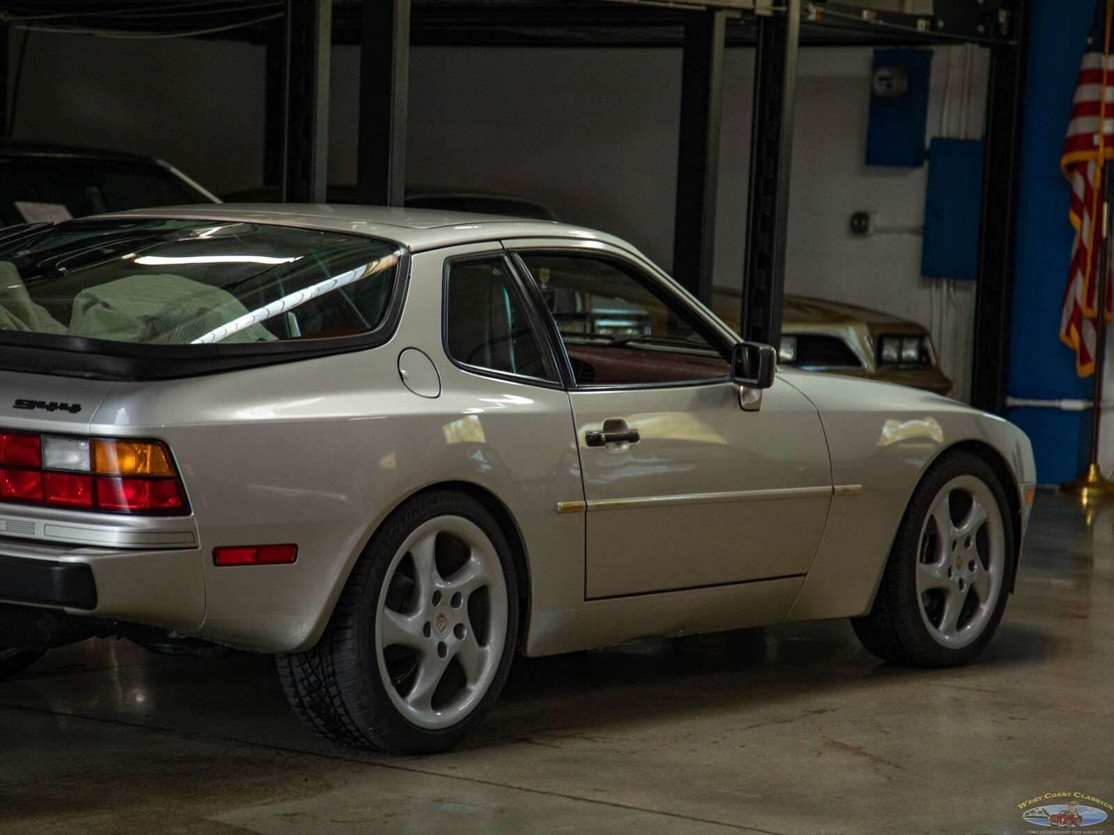 Porsche-944-1987-Hatchback-25