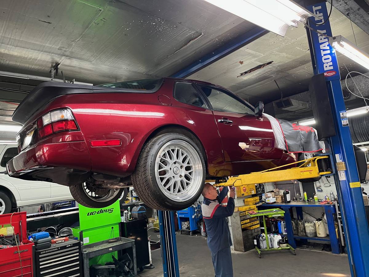 Porsche-944-1988-6