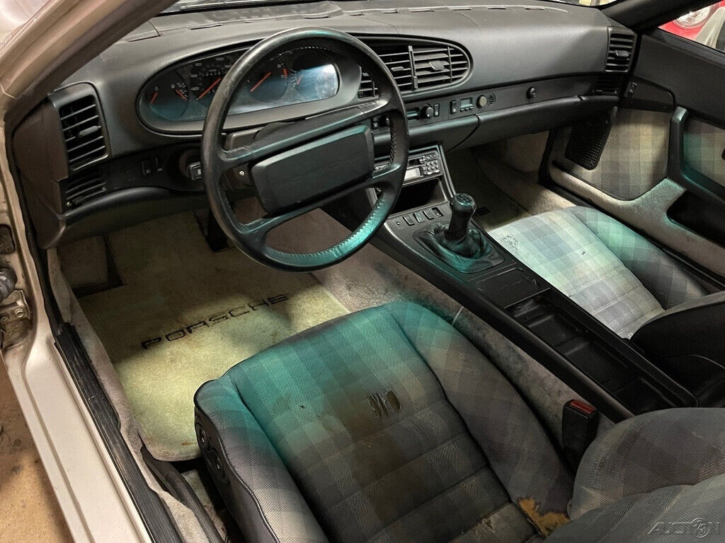 Porsche-944-1988-Hatchback-12