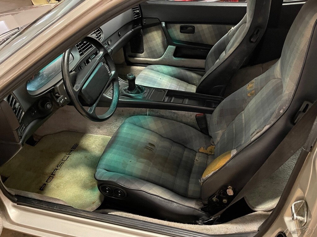 Porsche-944-1988-Hatchback-13