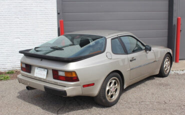 Porsche-944-1988-Hatchback-2