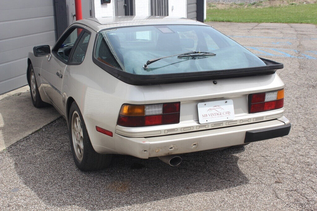 Porsche-944-1988-Hatchback-3