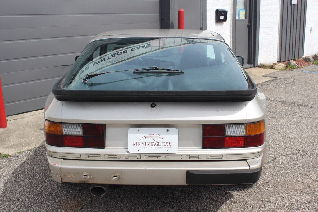 Porsche-944-1988-Hatchback-5