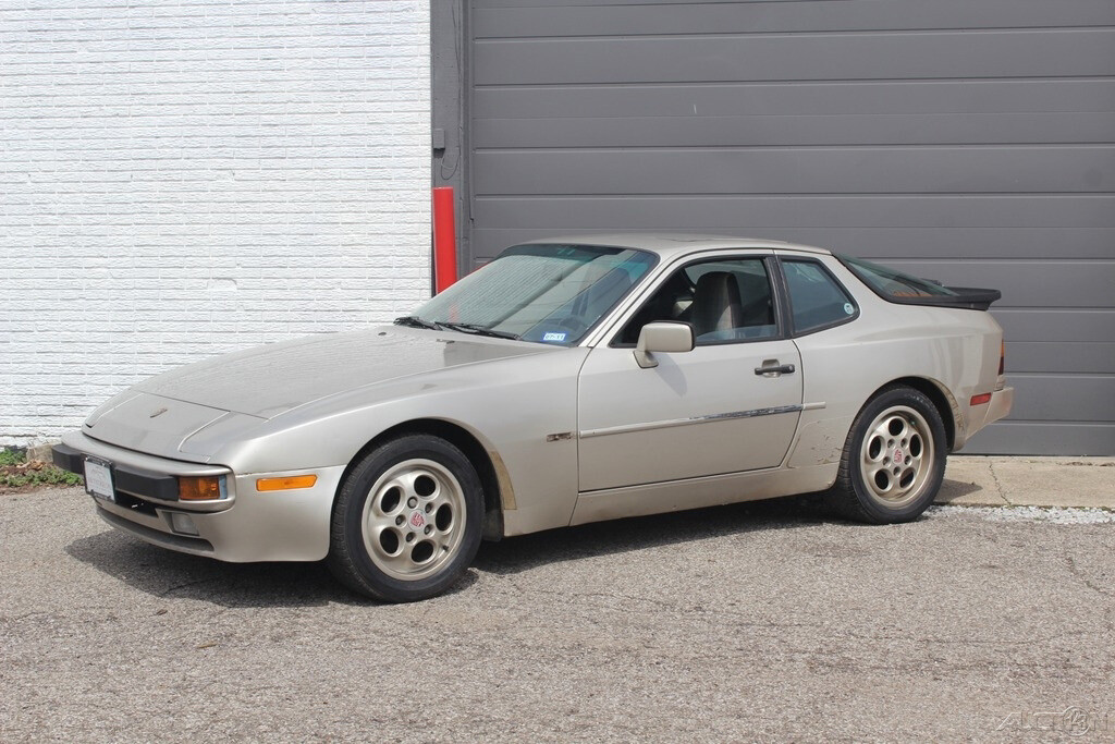 Porsche-944-1988-Hatchback-9