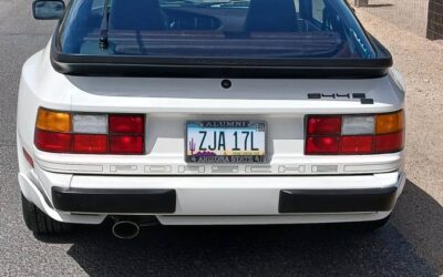 Porsche 944  1989 white