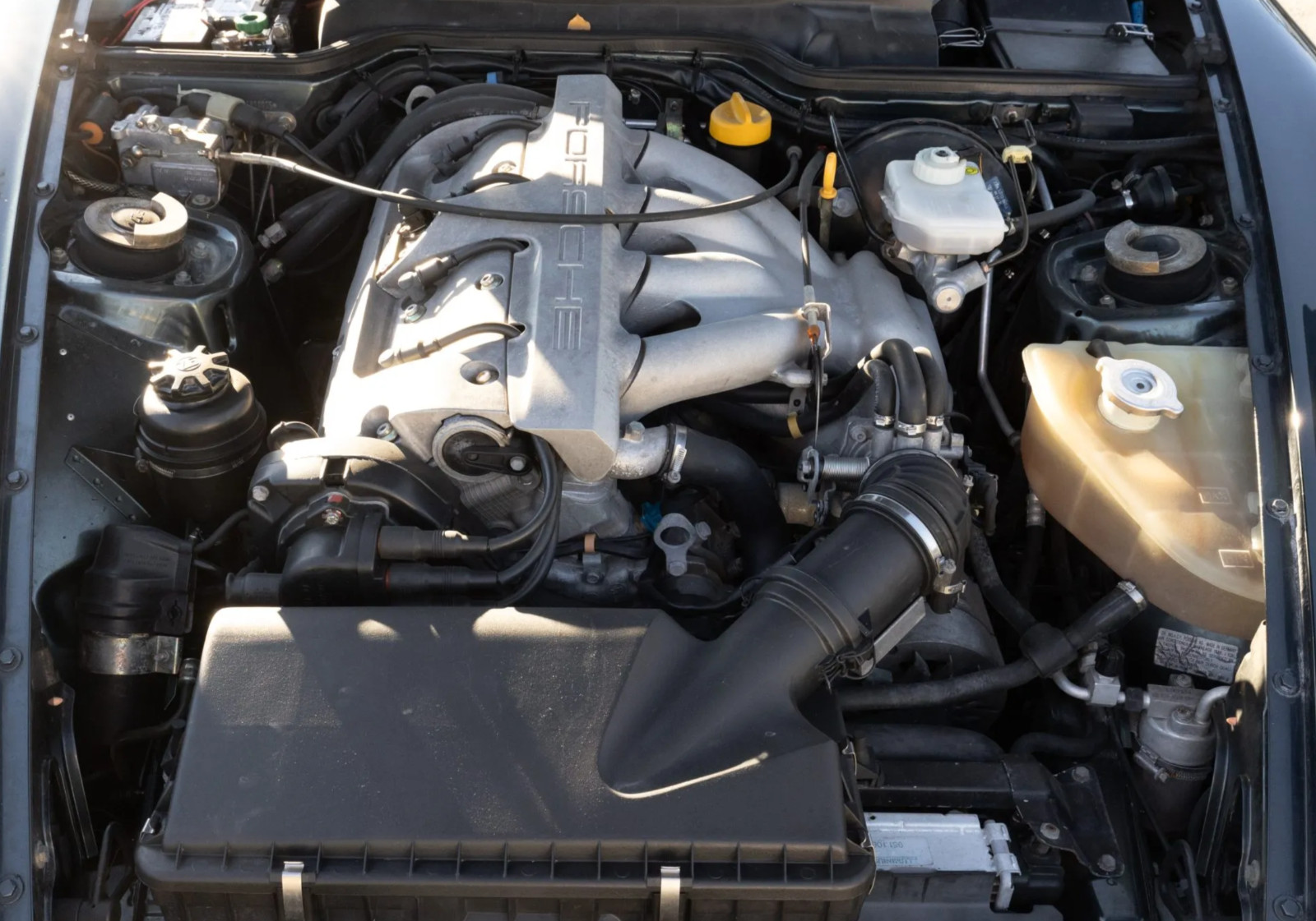 Porsche-968-1995-Coupe-16