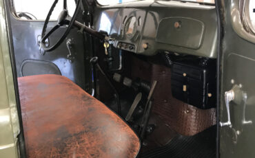 REO-Speedwagon-1949-Wagon-19