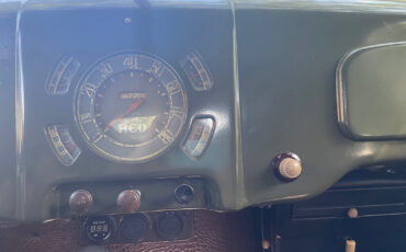 REO-Speedwagon-1949-Wagon-23