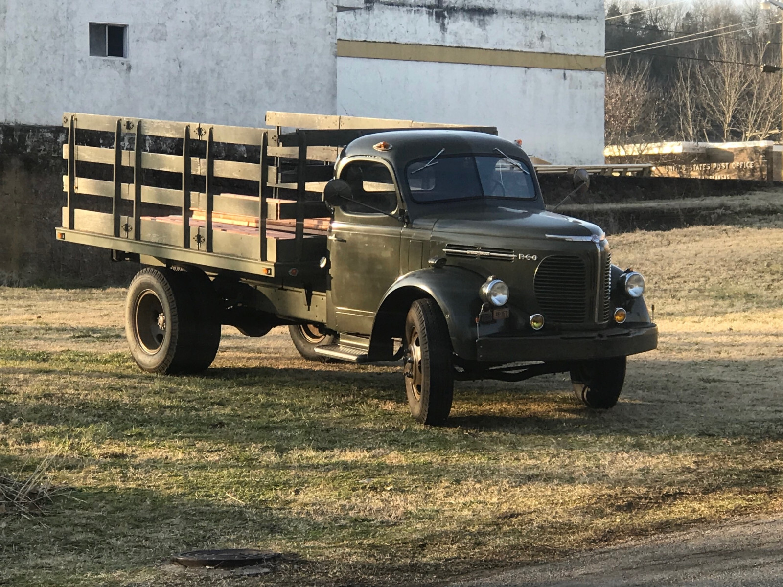 REO-Speedwagon-1949-Wagon-24