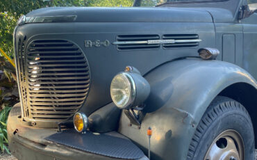 REO-Speedwagon-1949-Wagon-3