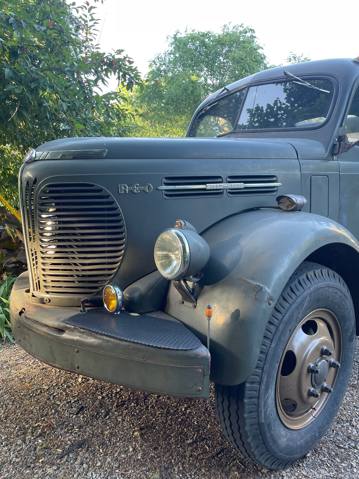 REO-Speedwagon-1949-Wagon-3