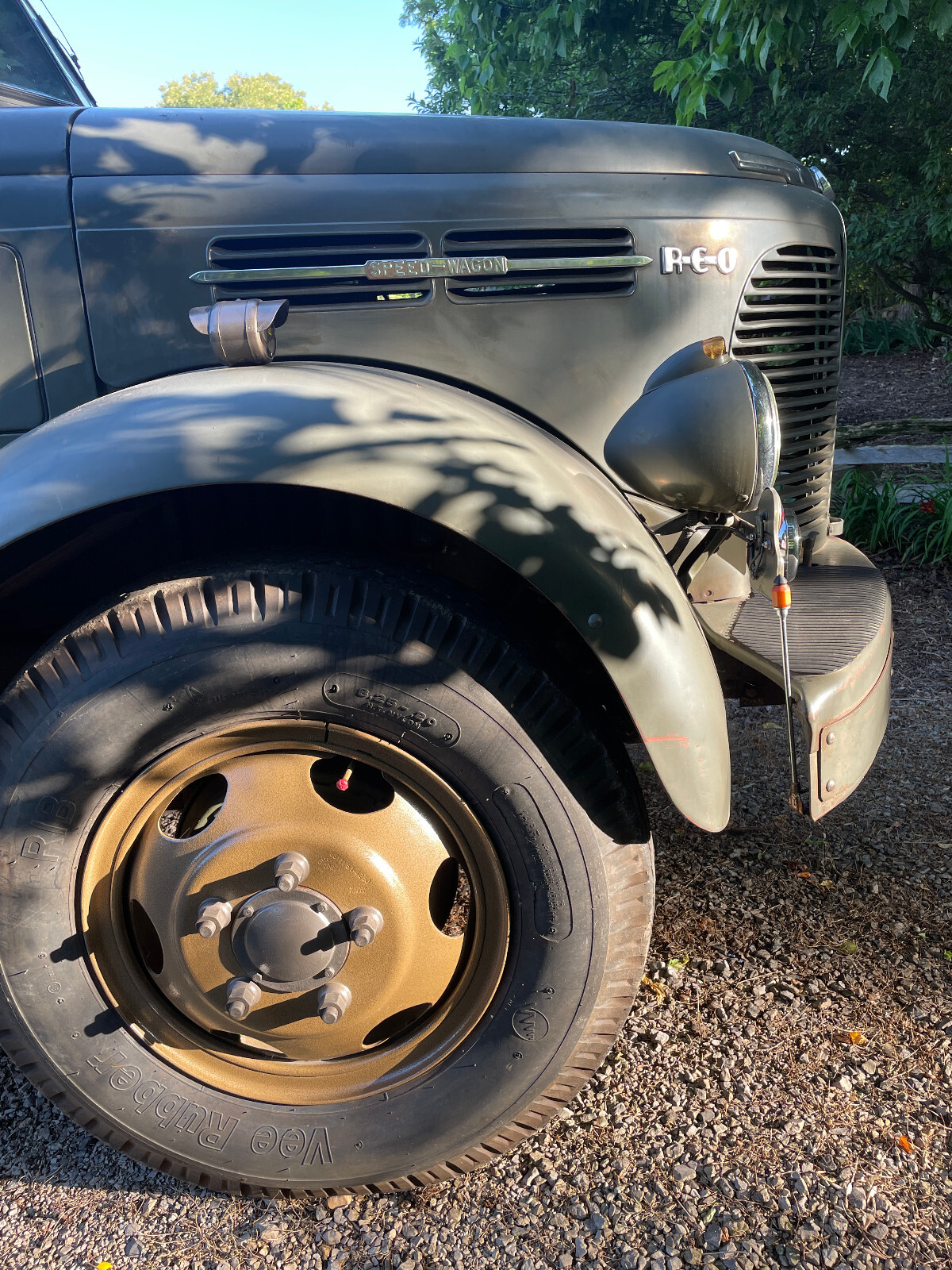 REO-Speedwagon-1949-Wagon-5