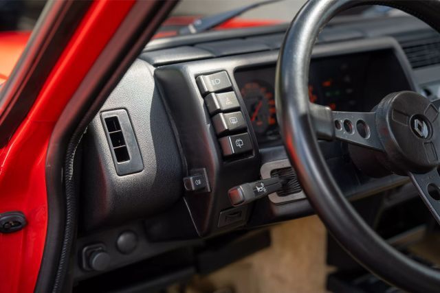 Renault-5-1983-18