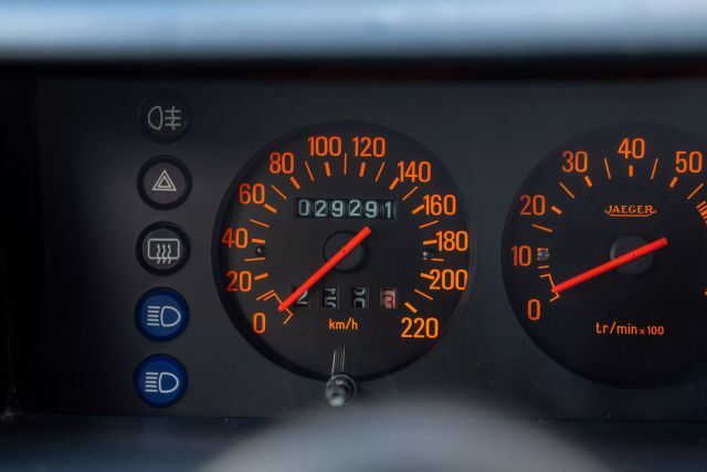 Renault-5-1983-21