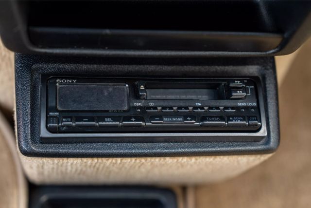 Renault-5-1983-25