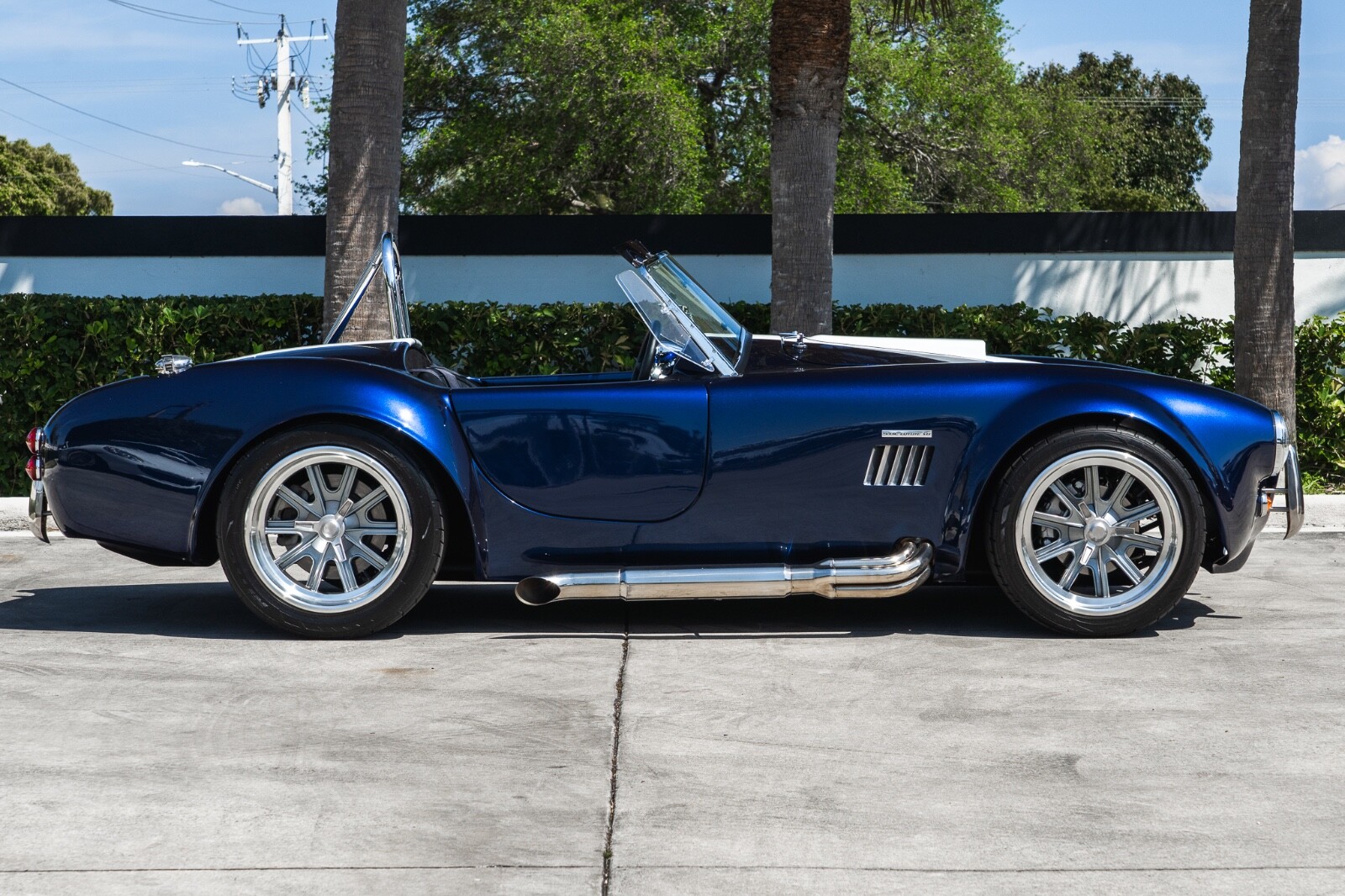 ReplicaKit-Makes-Cobra-1965-Convertible-3