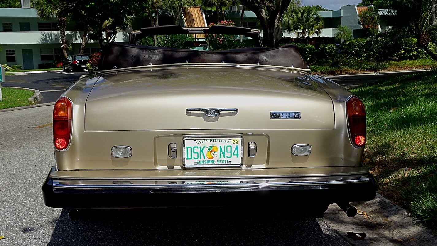 Rolls-Royce-Corniche-1983-Convertible-11