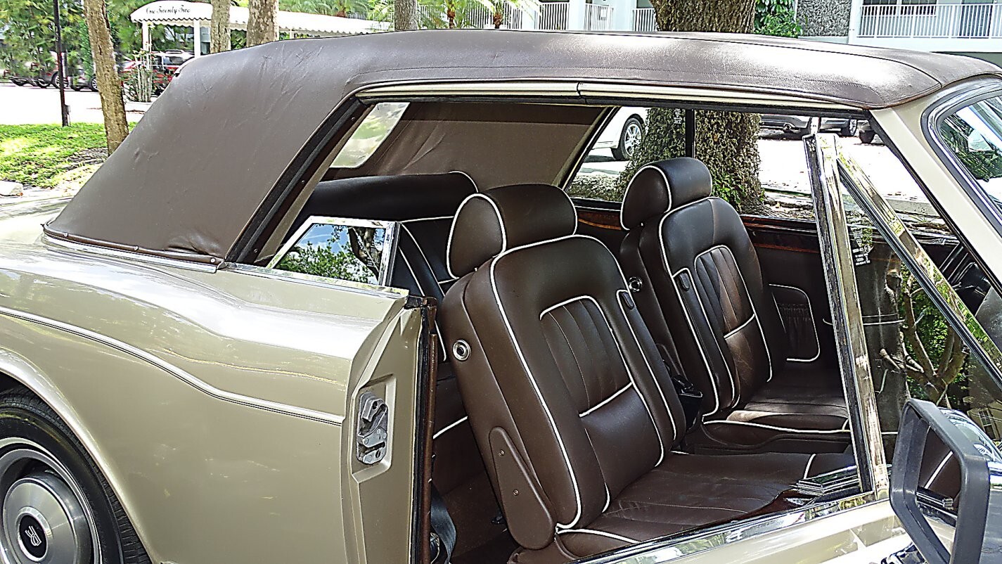 Rolls-Royce-Corniche-1983-Convertible-15