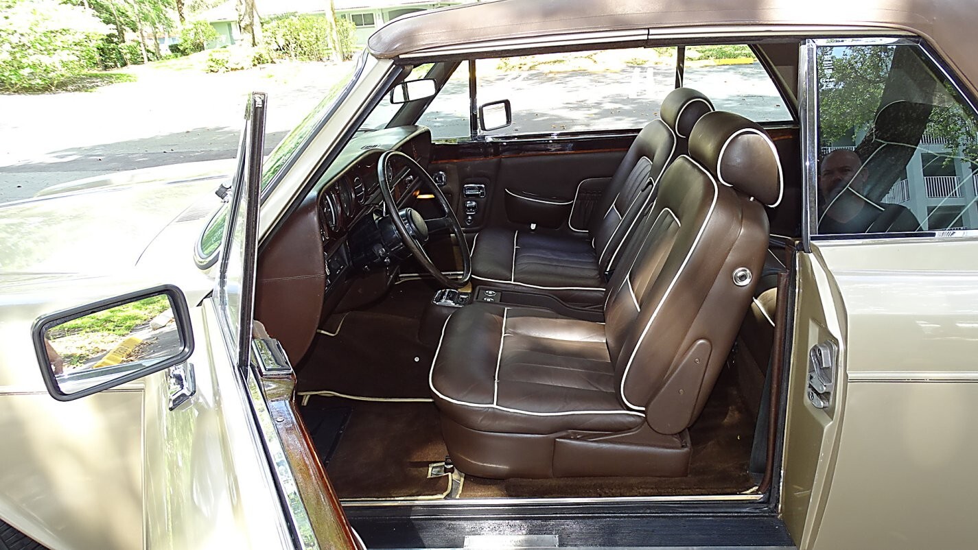 Rolls-Royce-Corniche-1983-Convertible-18