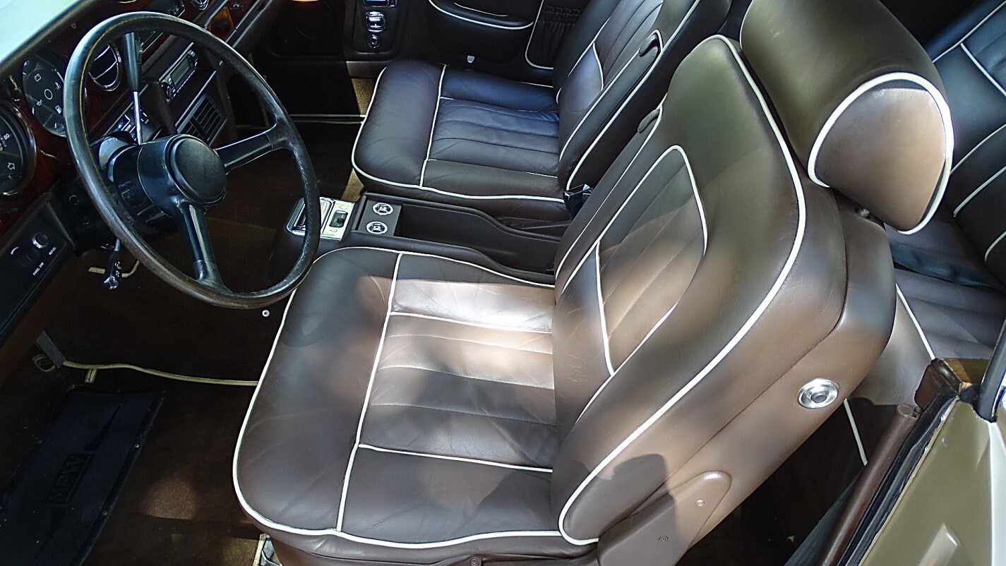 Rolls-Royce-Corniche-1983-Convertible-20