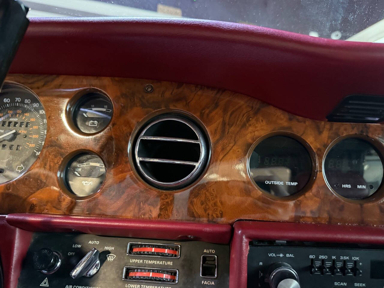 Rolls-Royce-Corniche-1985-Coupe-25