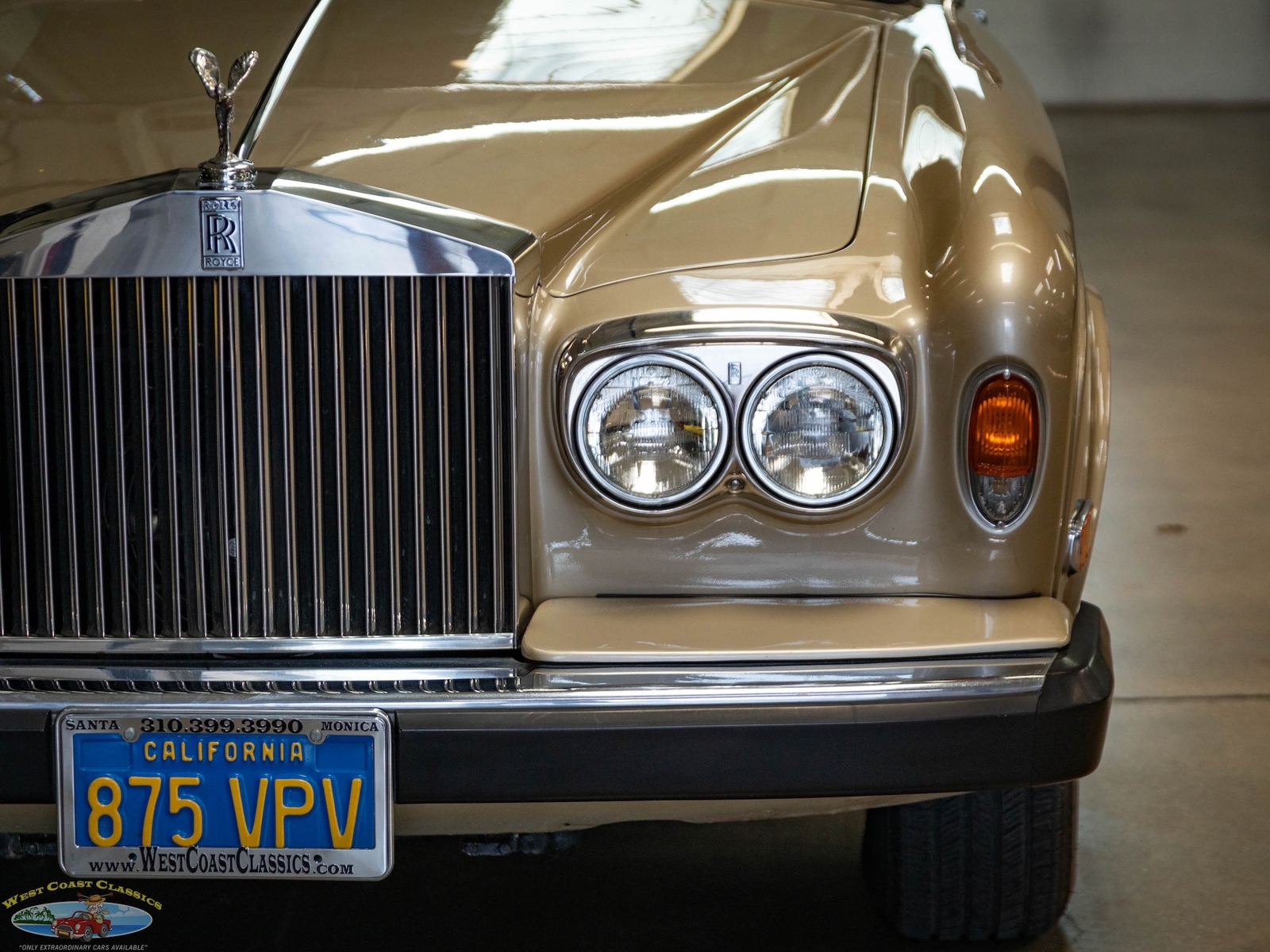 Rolls-Royce-Corniche-2-Door-1978-2-Door-Coupe-15